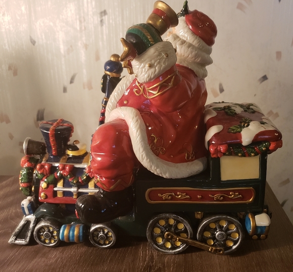 Dillard's Trimmings Santa on Train - Picture 3 of 4